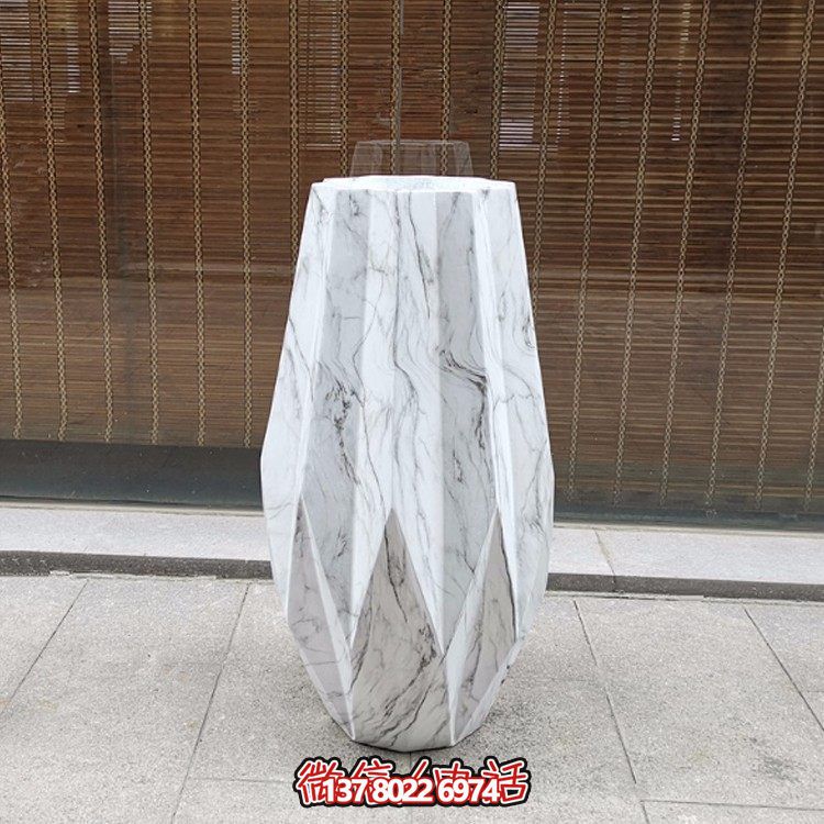 天然大理石雕刻花盆，為酒店裝飾添彩