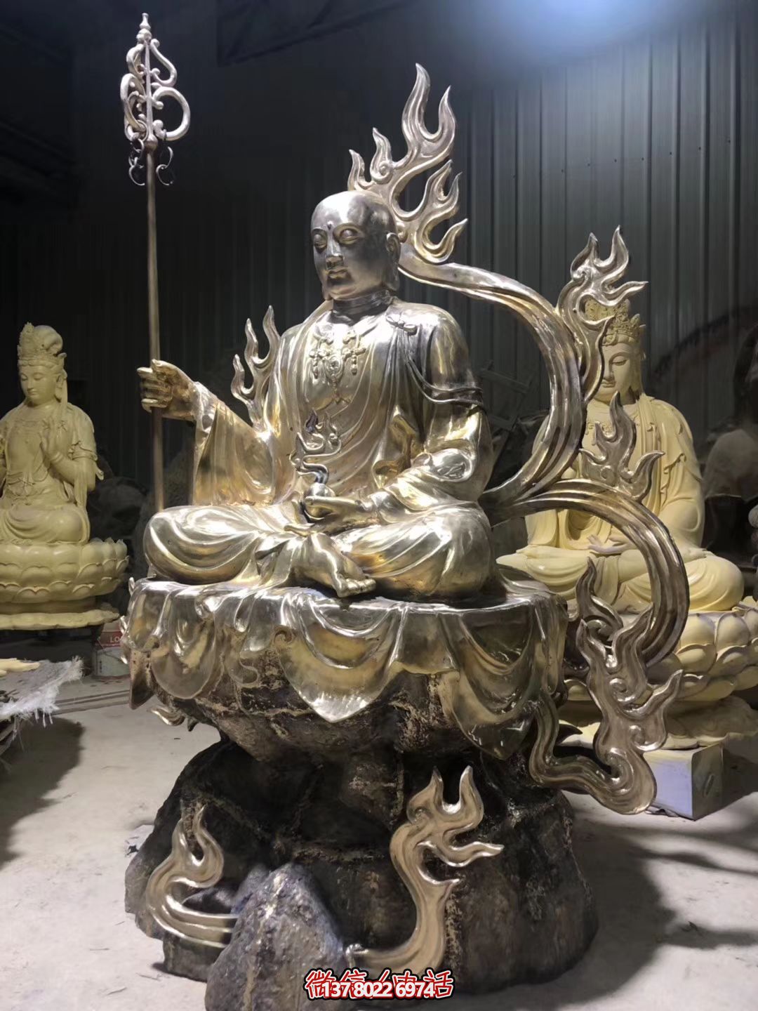 游覽地藏王大型寺廟景區，感受精美雕塑的神秘魅力