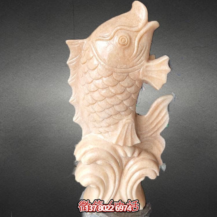 集大理石石雕、水景擺件、鯉魚雕塑于一體的精美藝術(shù)品