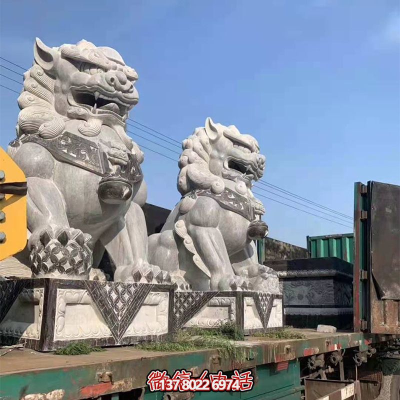 青石制大型仿真獅子雕塑，為鎮宅增添獨特魅力