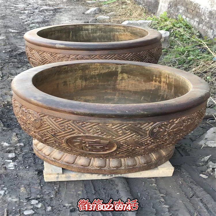 古典庭院魚缸，享受傳統文化的視覺盛宴