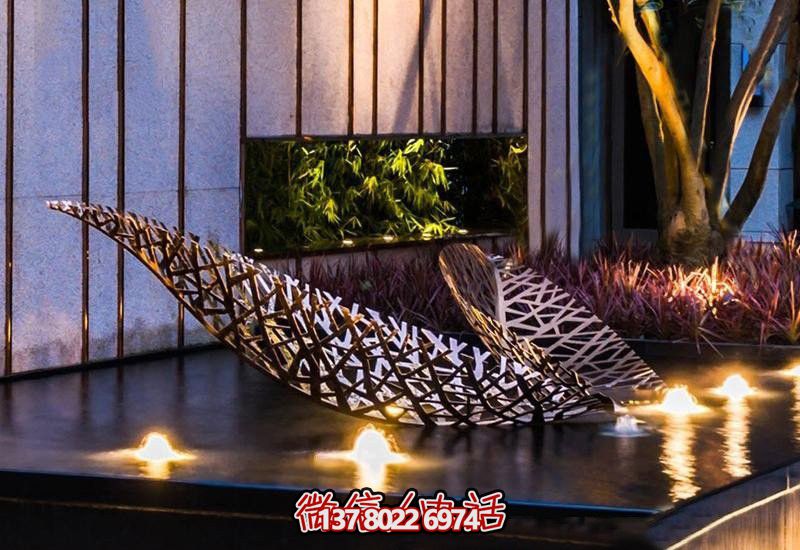 不銹鋼樹(shù)葉鏤空雕塑,給戶(hù)外和酒店環(huán)境帶來(lái)優(yōu)雅氣息 不銹鋼樹(shù)葉鏤空雕塑,給戶(hù)外和酒店環(huán)境帶來(lái)優(yōu)雅氣息