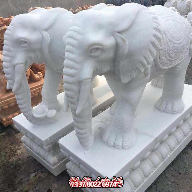 雕塑藝術融入園林景觀，漢白玉大象石雕點綴戶外