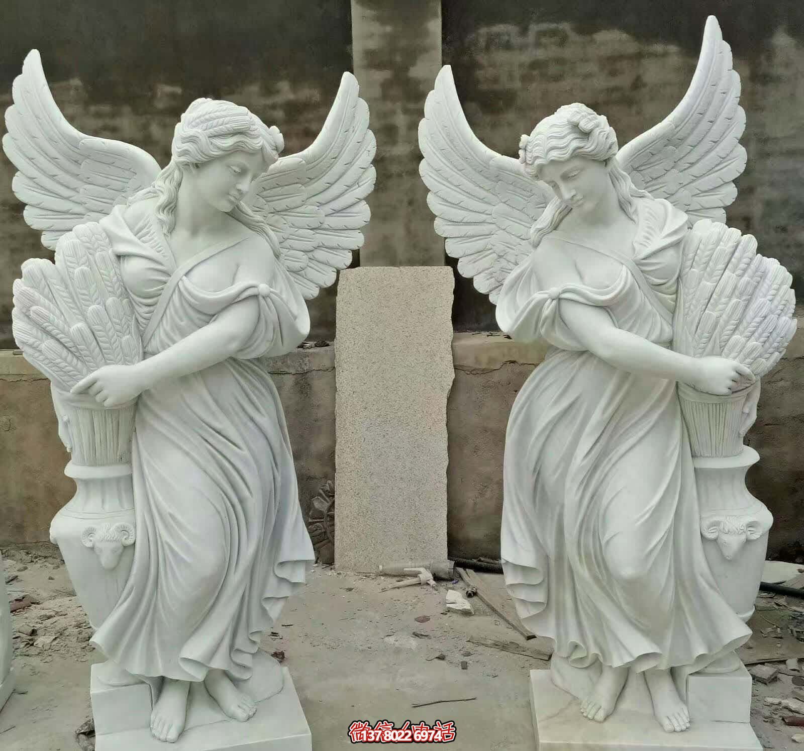 精雕細琢的白玉雕塑，點綴西方庭院別墅