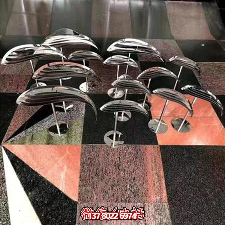 抽象不銹鋼小魚雕塑，點綴水景戶外景觀