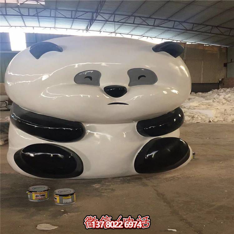 玻璃鋼雕塑熊貓公仔，環?？ㄍ〝[放裝飾商場