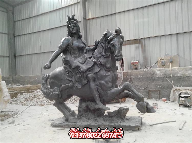 超越傳統，探索未知的玻璃鋼騎馬擺件