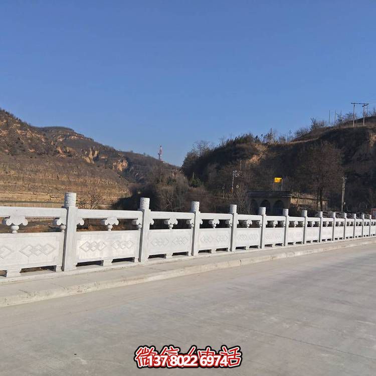 精美的大理石雕塑欄桿，締造完美景觀