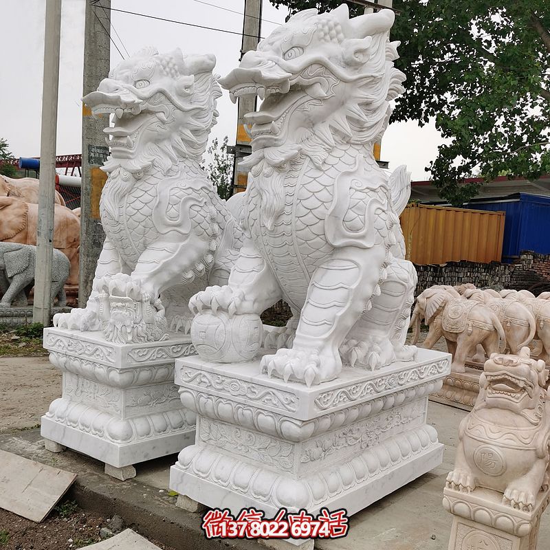 古典漢白玉大型麒麟景觀雕塑，點(diǎn)綴庭院、別墅神秘氣息