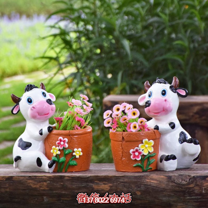 花園玻璃抱著花盆的玻璃鋼奶牛雕塑 花園玻璃抱著花盆的玻璃鋼奶牛雕塑