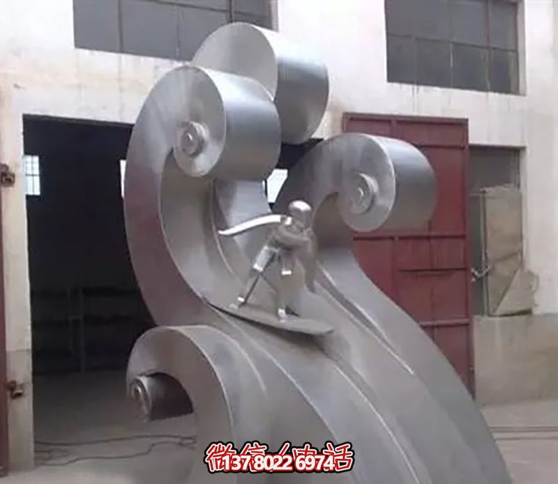 花園廣場擺放大型創(chuàng)意不銹鋼滑雪景觀雕塑 花園廣場擺放大型創(chuàng)意不銹鋼滑雪景觀雕塑