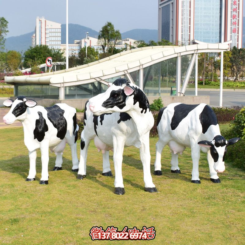 動物園三只玻璃鋼奶牛雕塑 動物園三只玻璃鋼奶牛雕塑