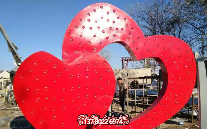 玻璃鋼抽象紅色愛(ài)心雕塑 玻璃鋼抽象紅色愛(ài)心雕塑